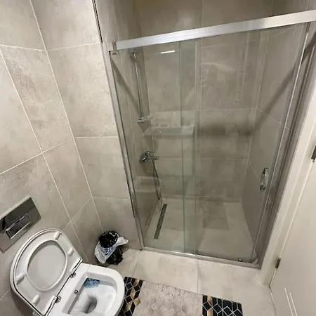 Cozy 2 Bedroom With Balcony Gym Pool Daire İstanbul