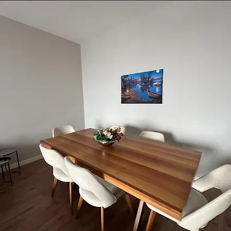 Daire Cozy 2 Bedroom With Balcony Gym Pool *