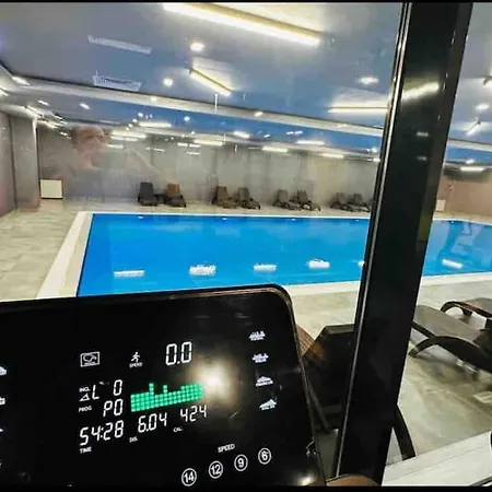 Cozy 2 Bedroom With Balcony Gym Pool Daire İstanbul