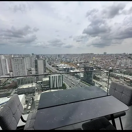Апартаменты Cozy 2 Bedroom With Balcony Gym Pool