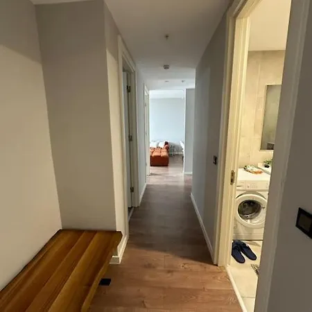 Cozy 2 Bedroom With Balcony Gym Pool Стамбул